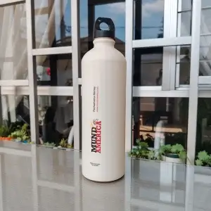 Tomatodo ecológico 750 ml plástico reciclado tapa negra