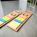 separador de hojas ecológico CNB-100 H&T con post it y regla