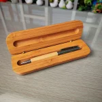 Lapicero 20665 con estuche de bambú ecológico y diseño elegante
